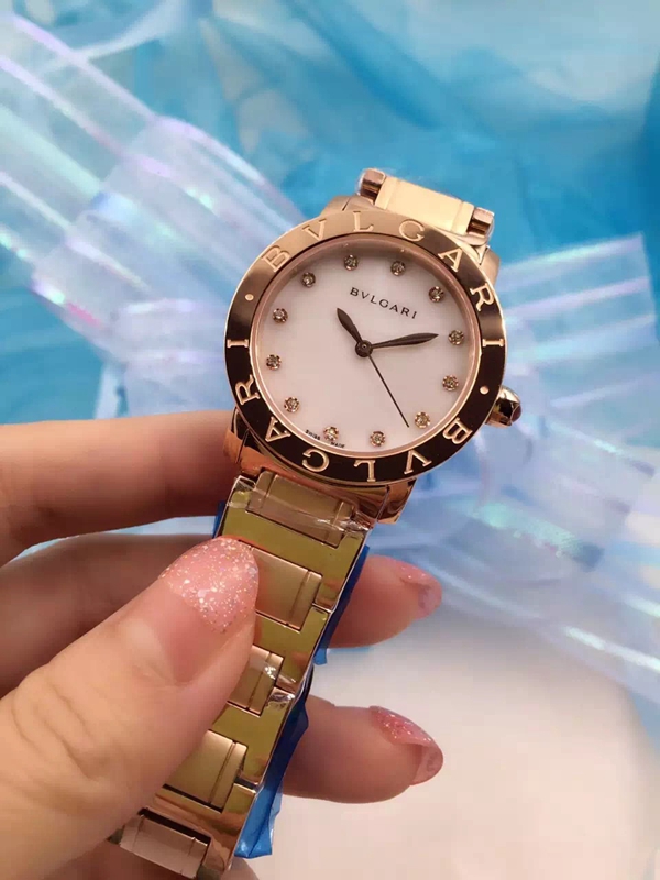 ブルガリ時計正面デザイン